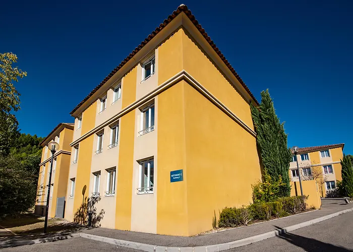 Zenitude Hôtel-Résidences Le Tholonet